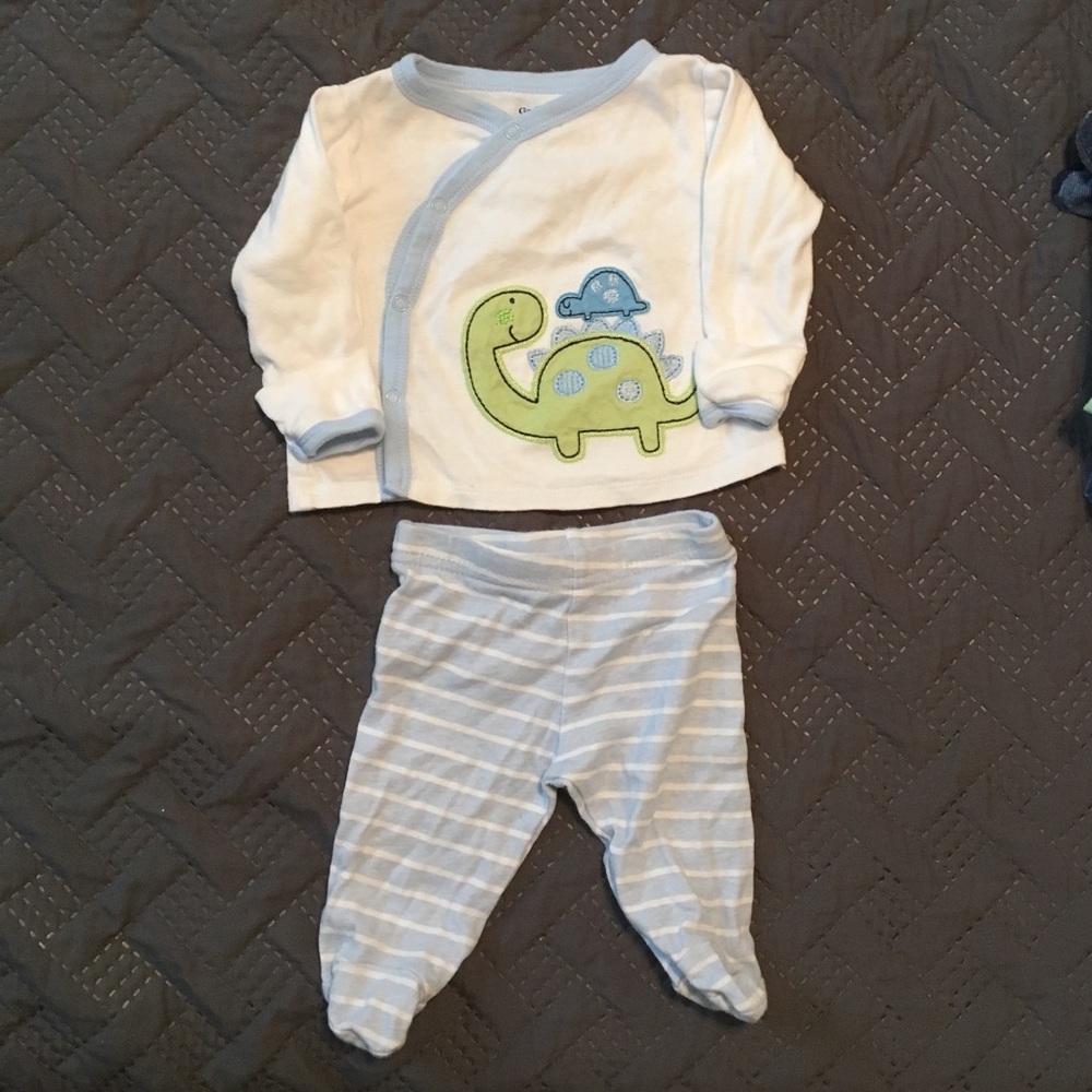 Gerber newborn outfit set